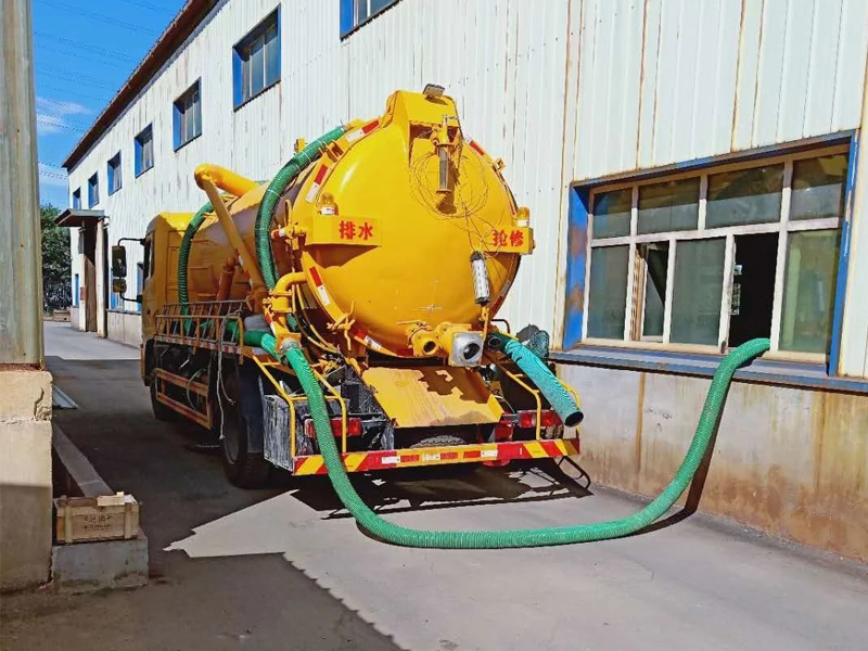 中央门厂区化粪池清理